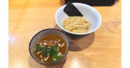 【南林間駅】若き名手が紡ぐ麺の七変化！ 鶏の旨み溢れるスープと挑む正統派清湯の名店