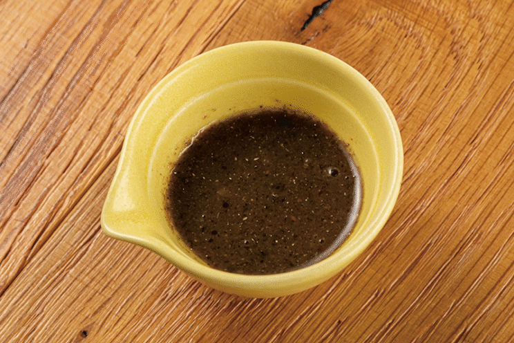 「ニボとニンニクとオイル」（50円）は味変や和え玉に◎。