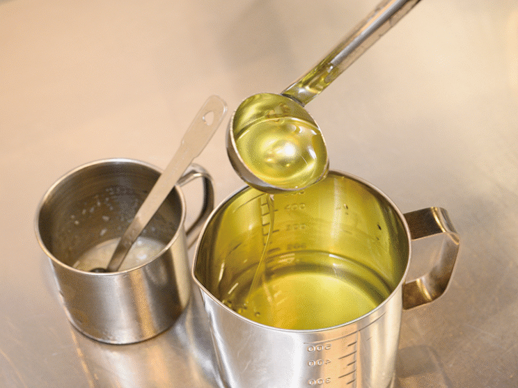 鶏油とラードを合わせたミックス油。