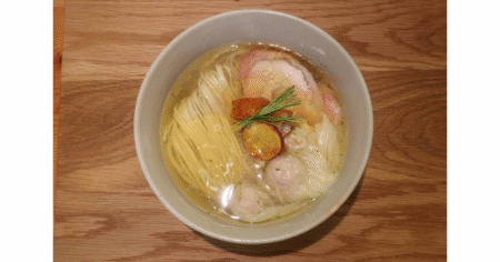 ラーメン官僚かずあっきぃが行く！一杯目『せいめん未さく』＠愛知犬山「わんたん（2個）入り塩らぁめん」