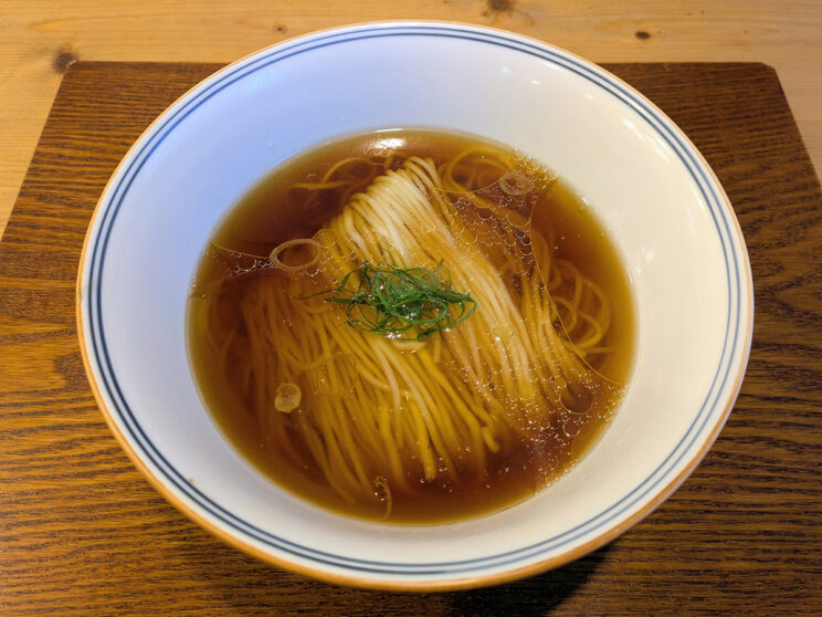 「FeeL the  出汁かけらぁ麺」どんぶり外観