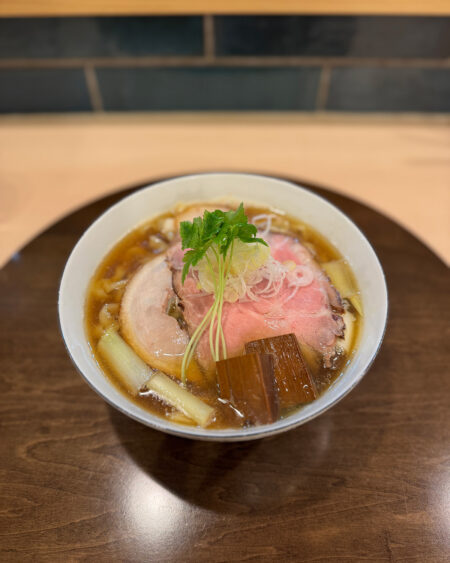 『手打麺祭 かめ囲』のラーメン「手打中華蕎麦 醤油」