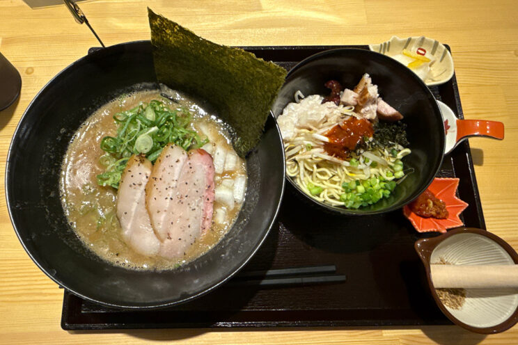 『猫ニ叉タビ』の「濃厚醤油らーめん」