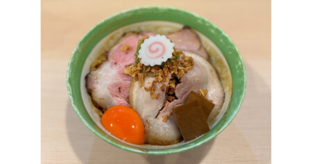 【柴崎駅】若き店主の並々ならぬこだわりに更なるムーブメントの予感。極太手打麺の魅力が咲き誇る人気店！